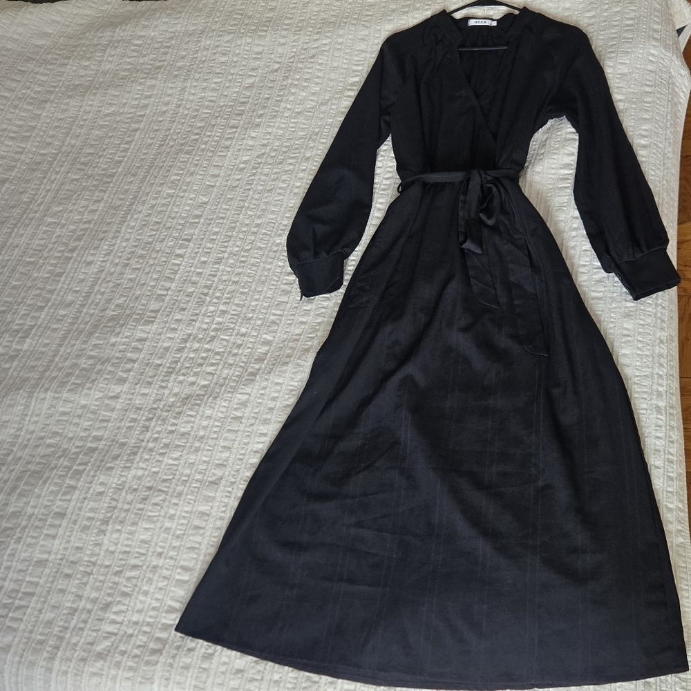🖤 NEED Black Faux Wrap Maxi Dress Cinched Waist Pockets Size Large - Picture 3 of 17